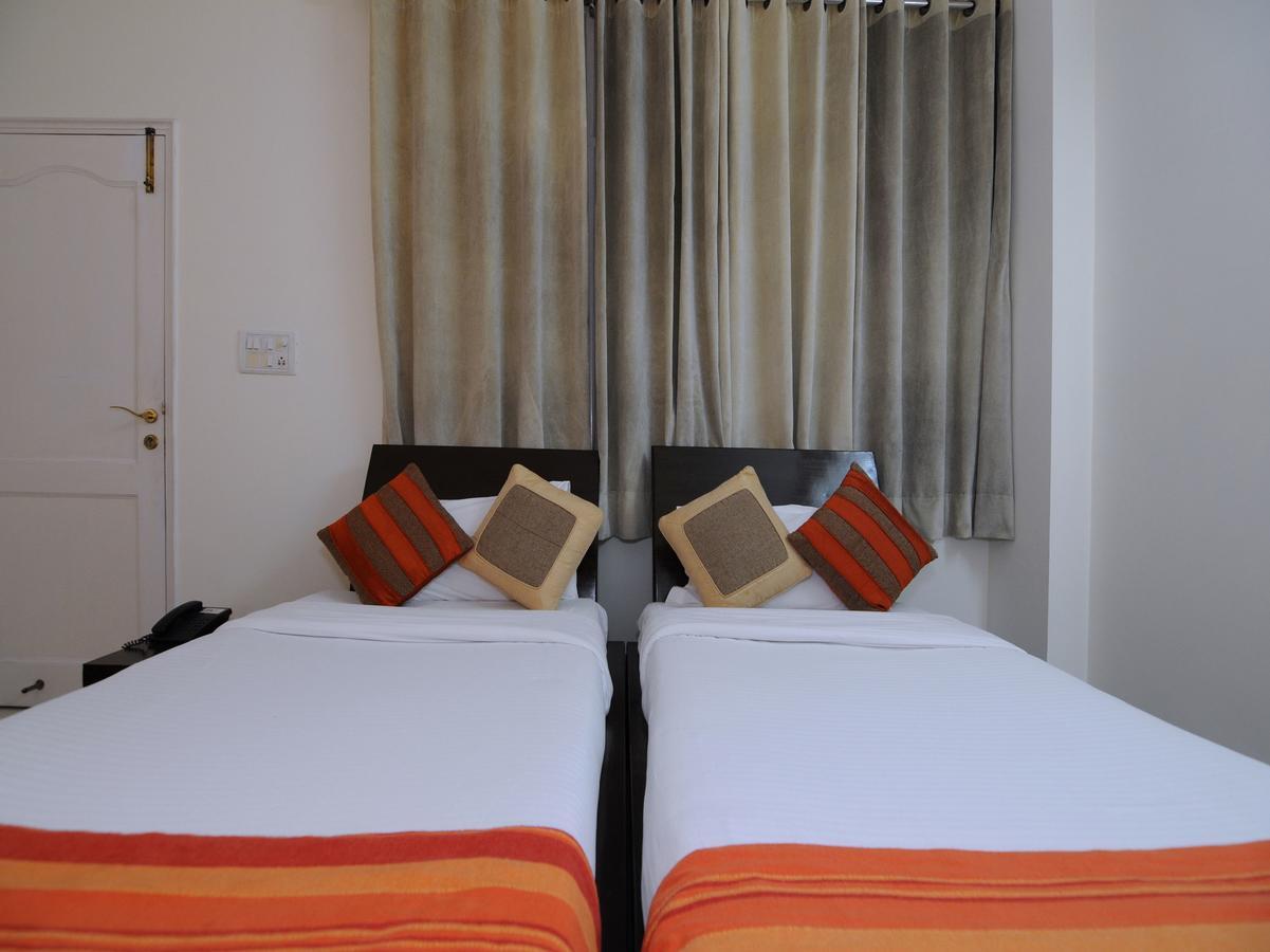 Mehra Residency At The Airport Hotel New Delhi Exterior photo