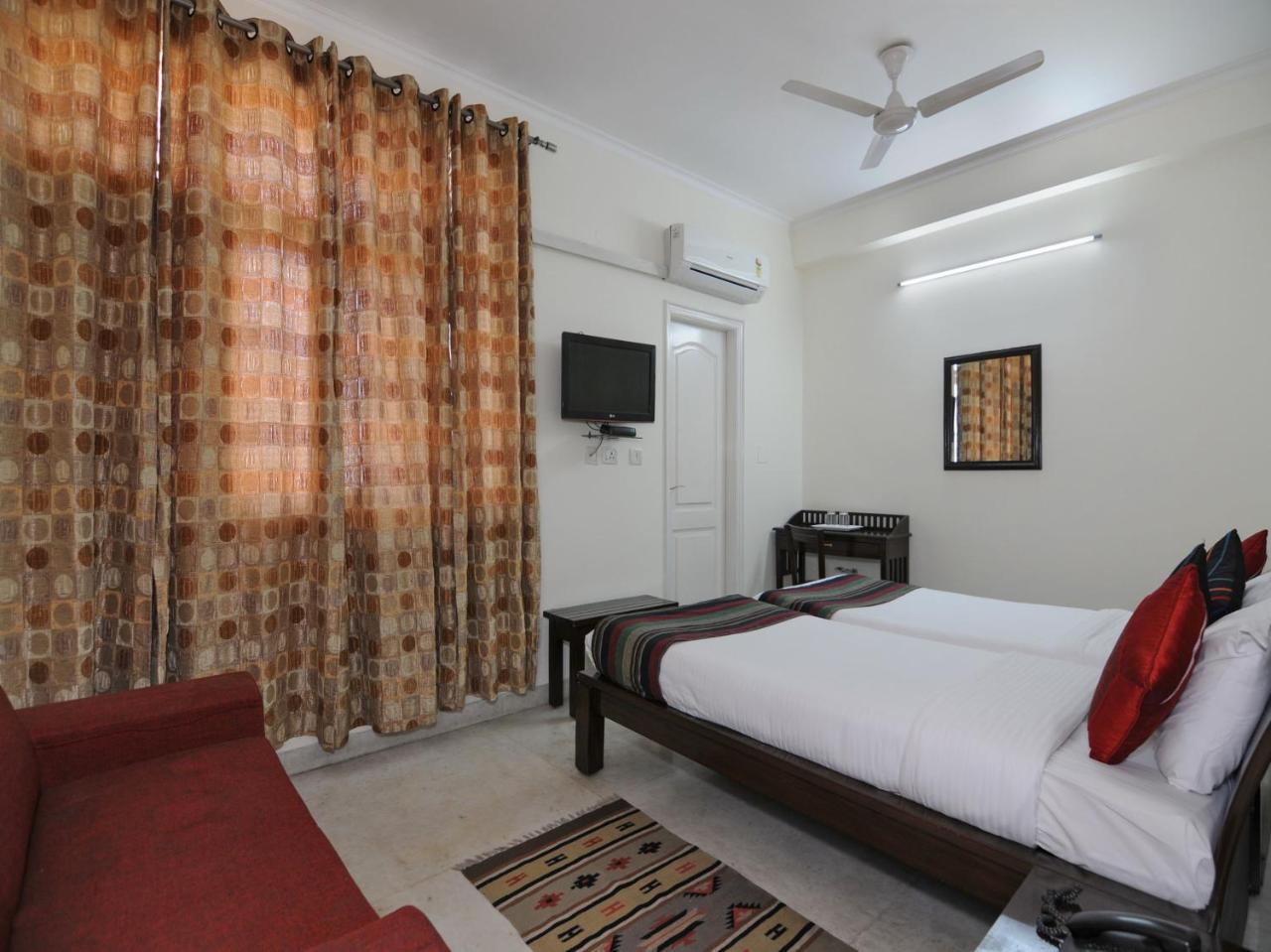 Mehra Residency At The Airport Hotel New Delhi Exterior photo