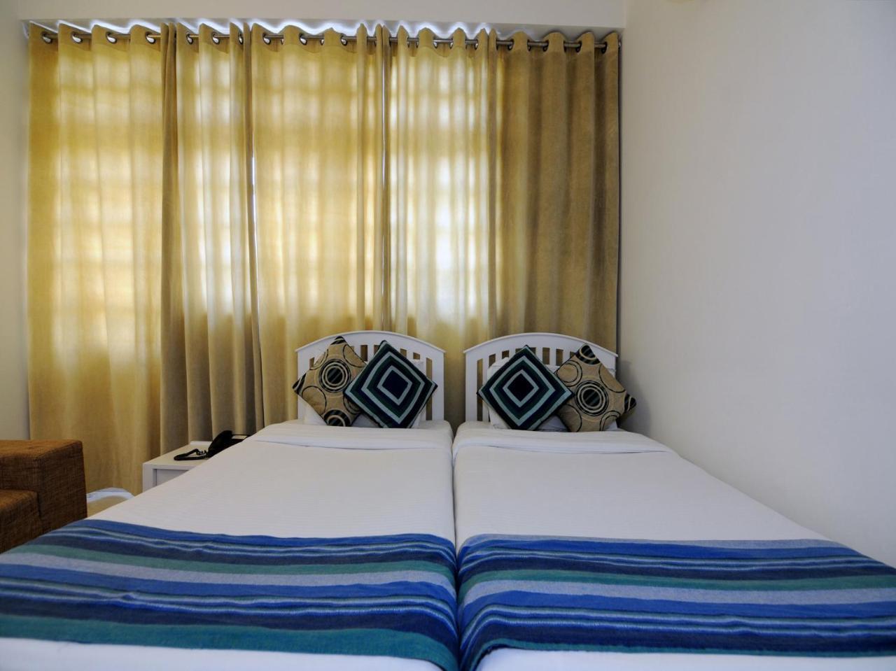 Mehra Residency At The Airport Hotel New Delhi Exterior photo