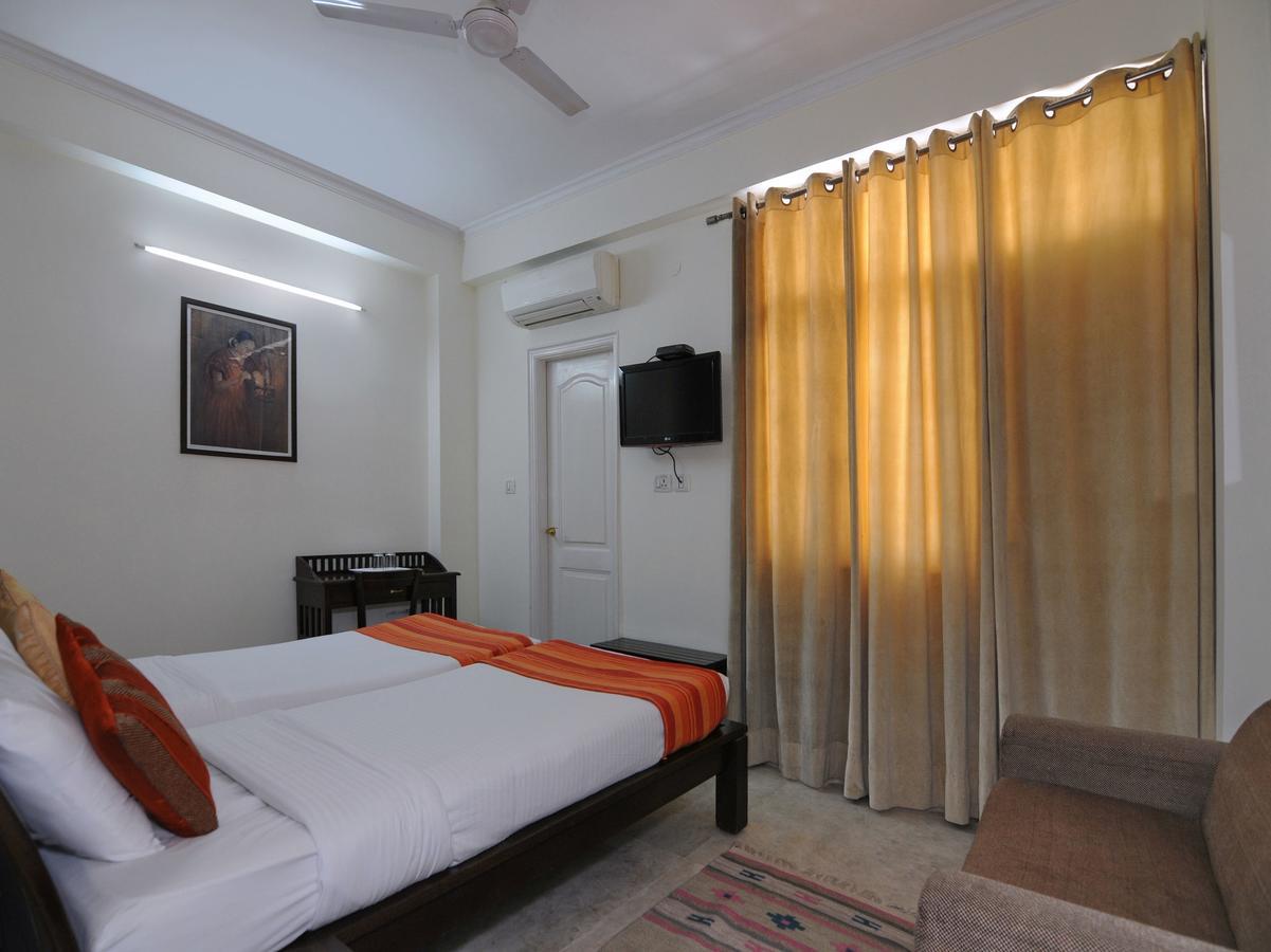 Mehra Residency At The Airport Hotel New Delhi Exterior photo