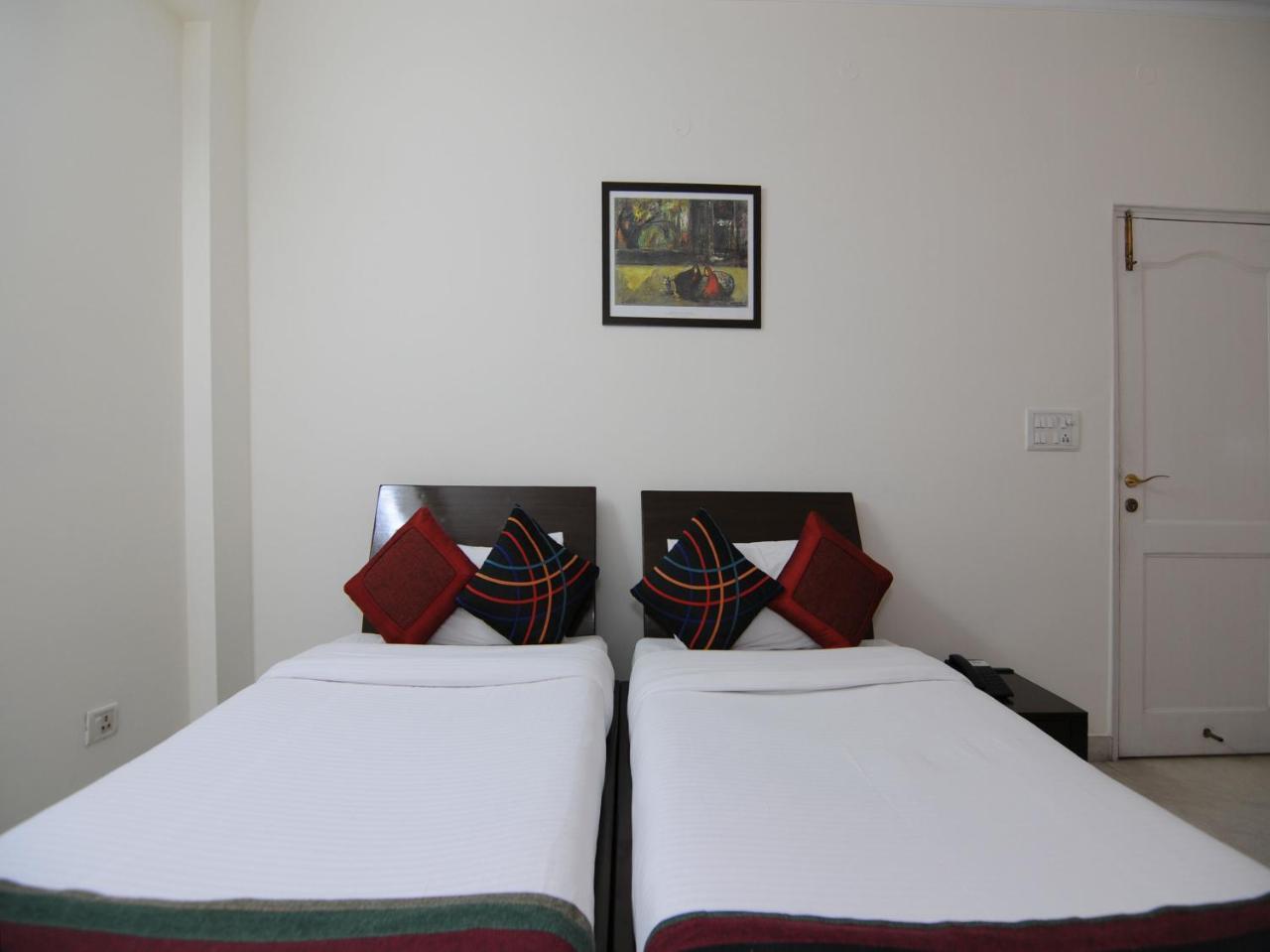 Mehra Residency At The Airport Hotel New Delhi Exterior photo